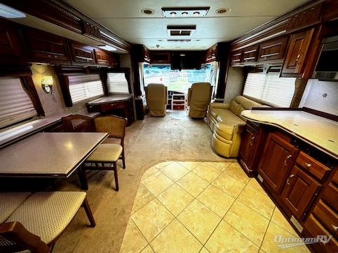 2005 Monaco Windsor 40PDQ RV Photo 2