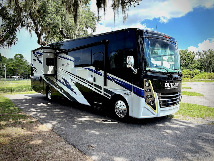 2024 Thor Outlaw 38MB RV Photo 1
