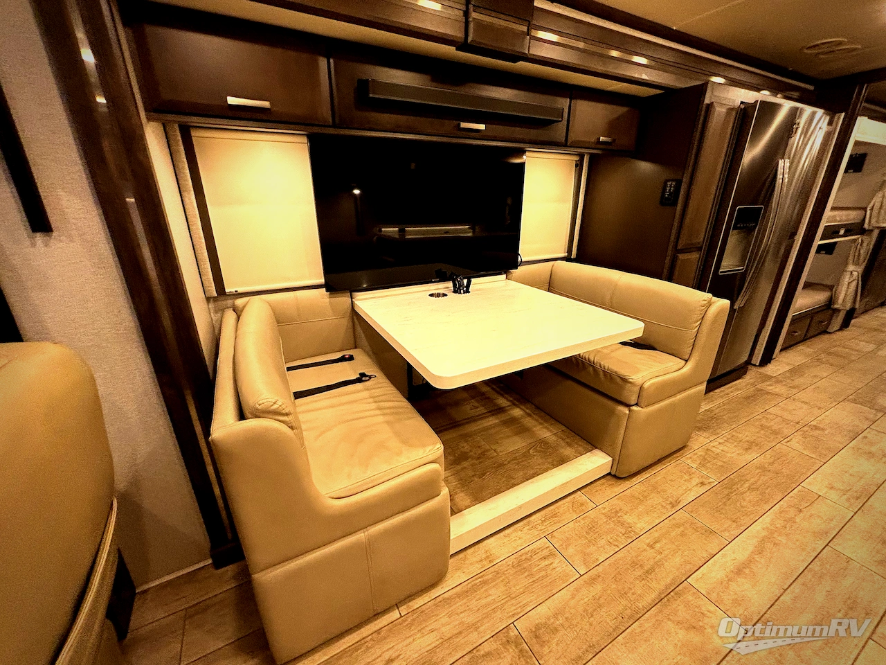 2023 Thor Venetian B42 Photo 11