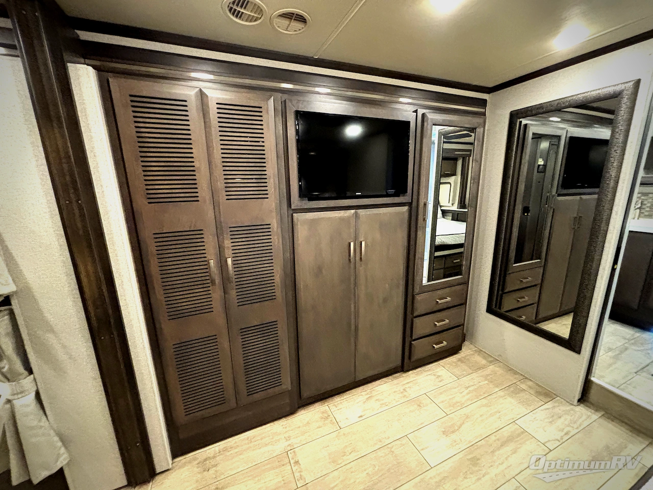 2023 Thor Venetian B42 Photo 20