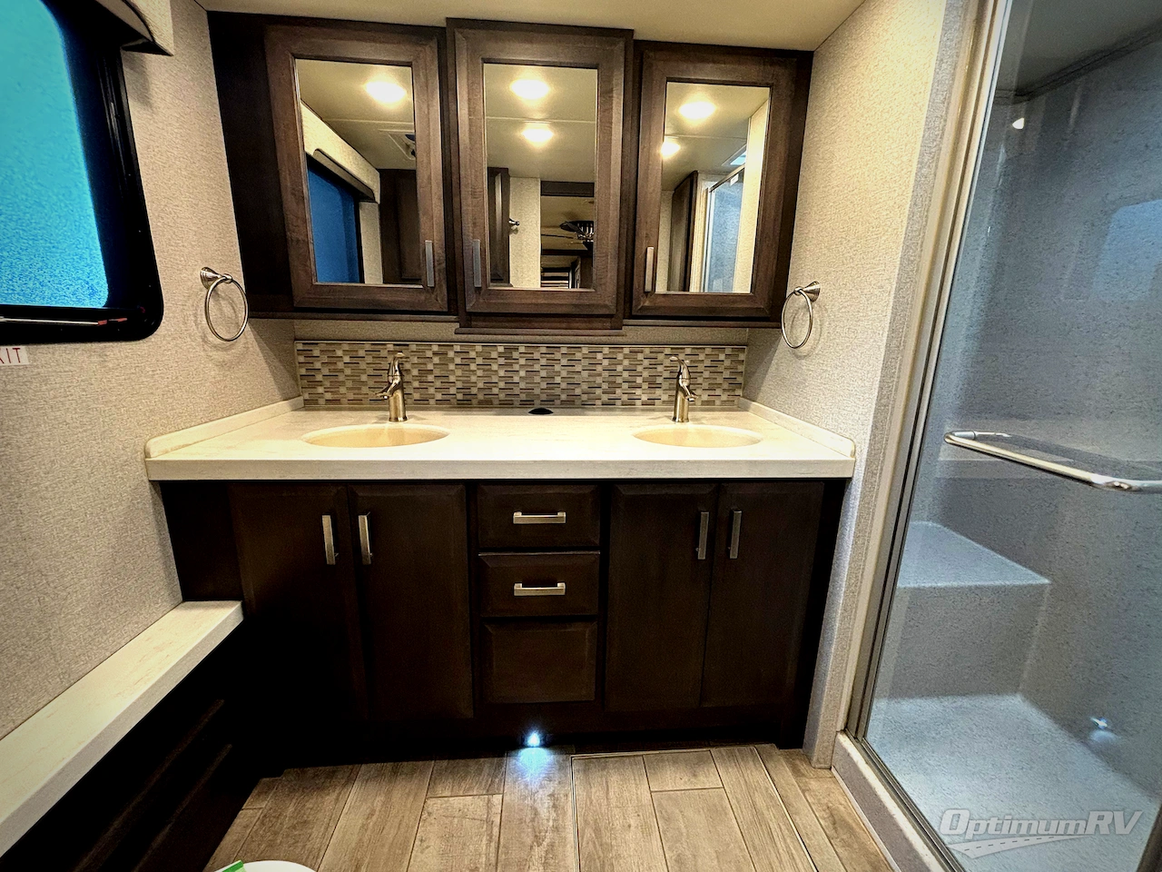 2023 Thor Venetian B42 Photo 22