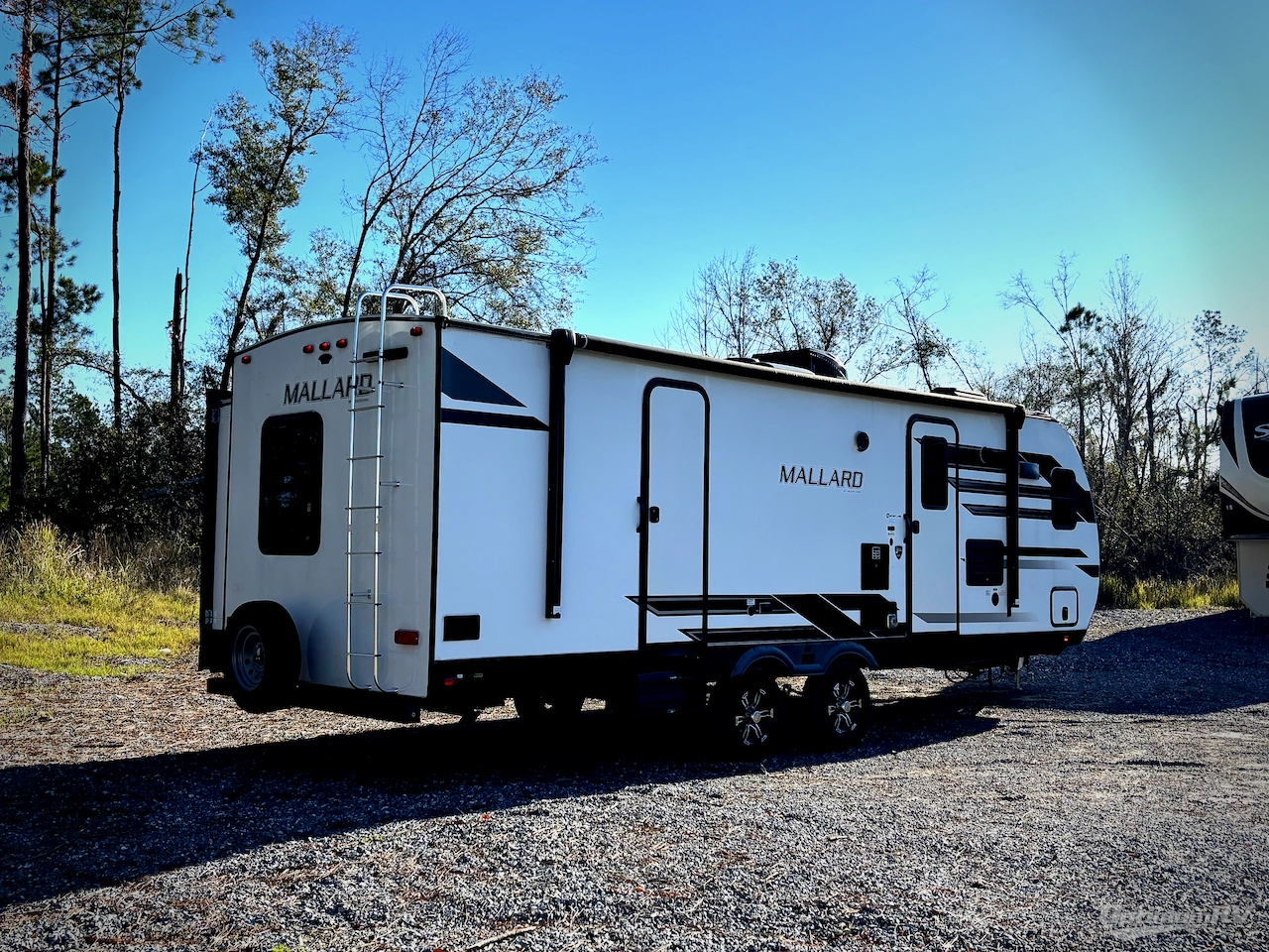 2023 Heartland Mallard 267FK Photo 2