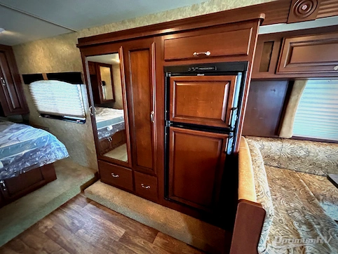 2013 Fleetwood Storm 28MS RV Photo 4