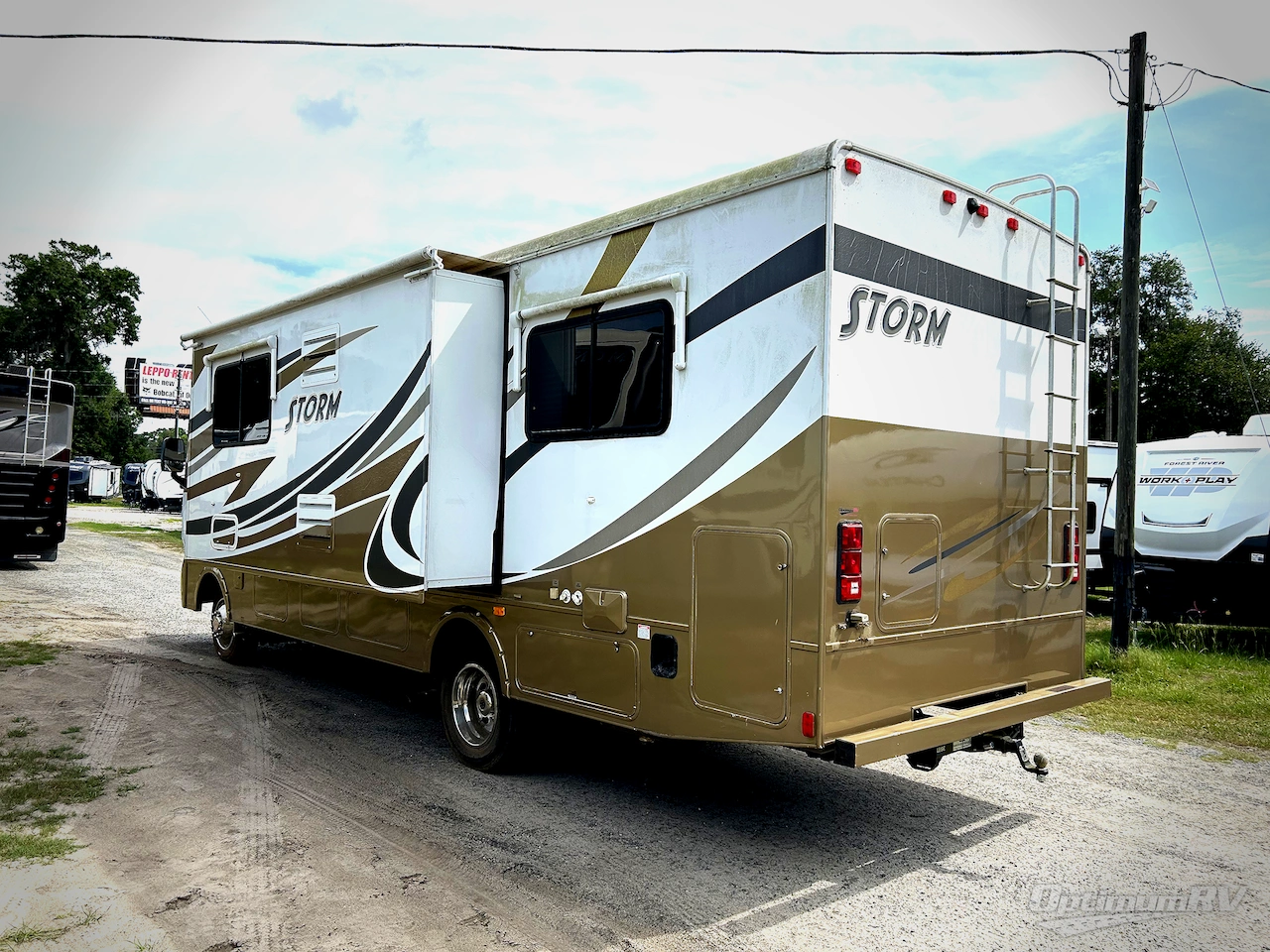 2013 Fleetwood Storm 28MS Photo 3