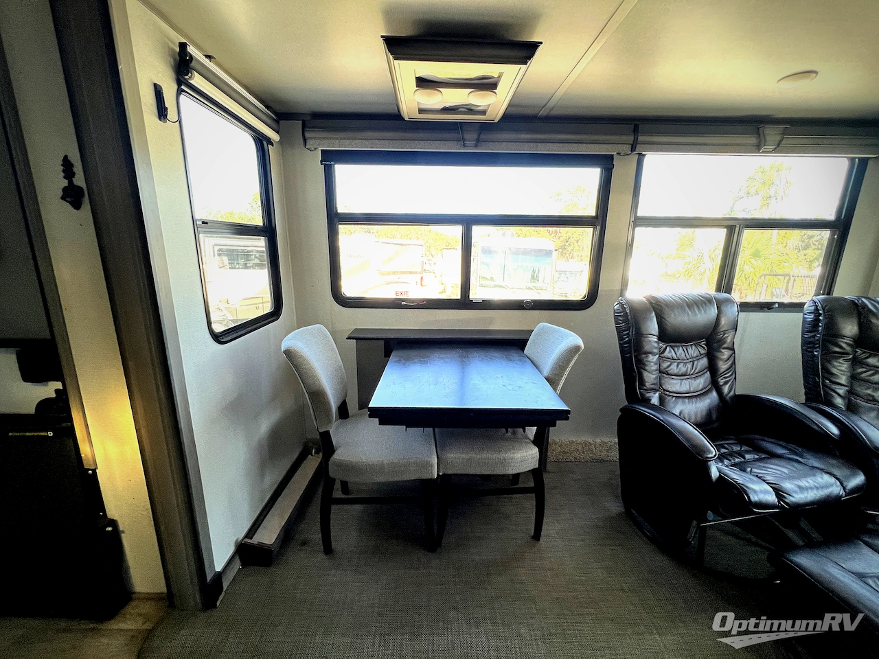 2021 Keystone Montana 3231CK Photo 9