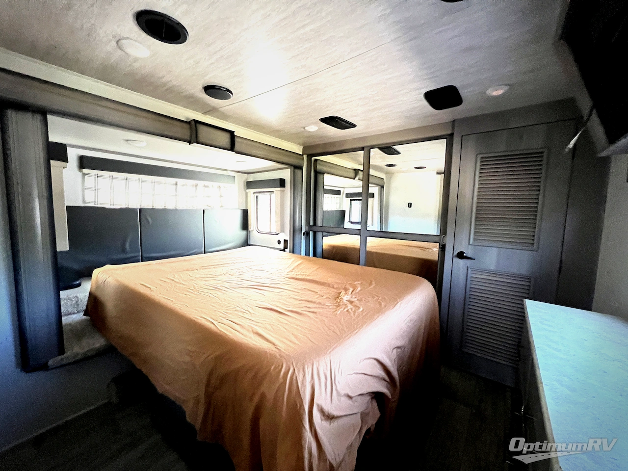 2021 Keystone Montana 3231CK Photo 15