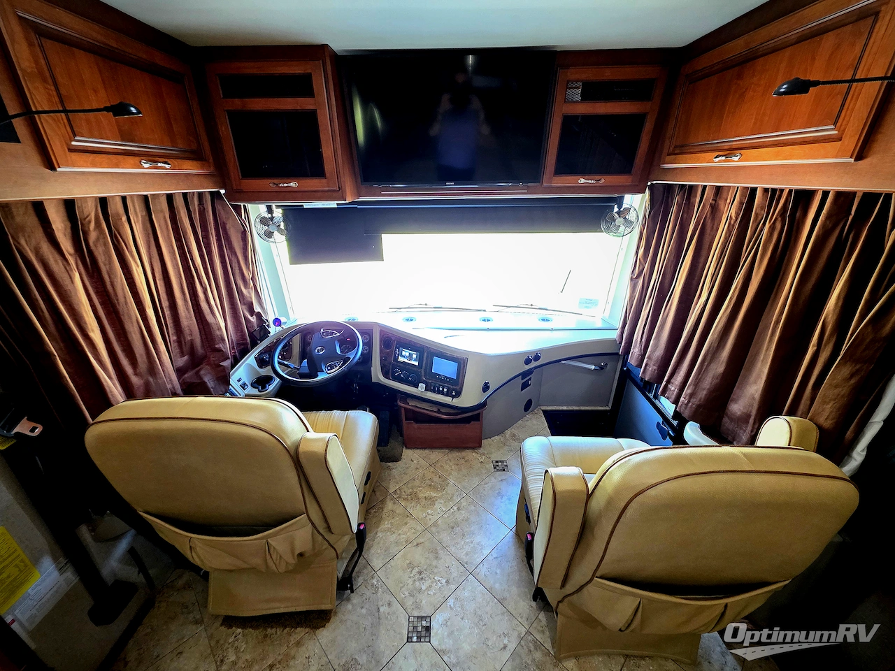 2012 Fleetwood Discovery 40G Photo 6