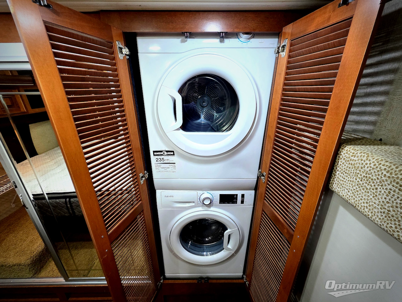 2012 Fleetwood Discovery 40G Photo 19