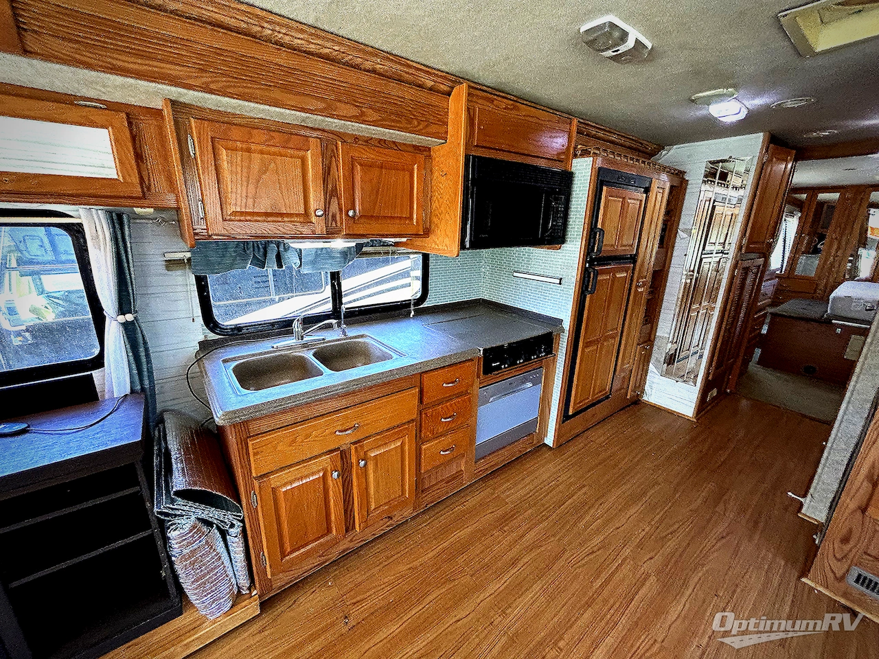 2005 Gulf Stream Crescendo 8386 Photo 11