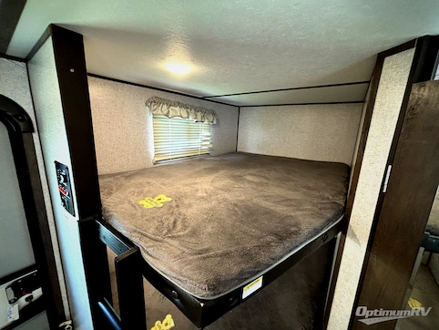 2020 Dutchmen Coleman Light 2455BH RV Photo 4