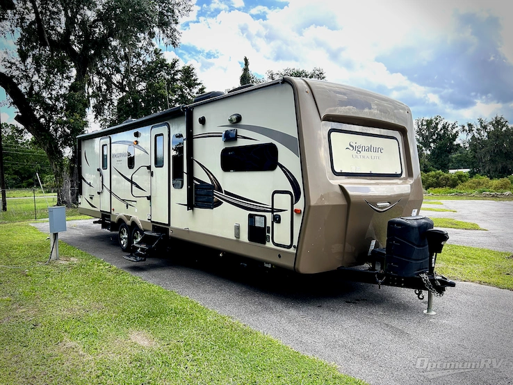 2017 Forest River Rockwood Signature Ultra Lite 8315BSS RV Photo 1