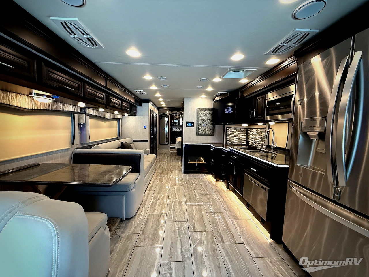 2021 Forest River Berkshire XL 40E Photo 5