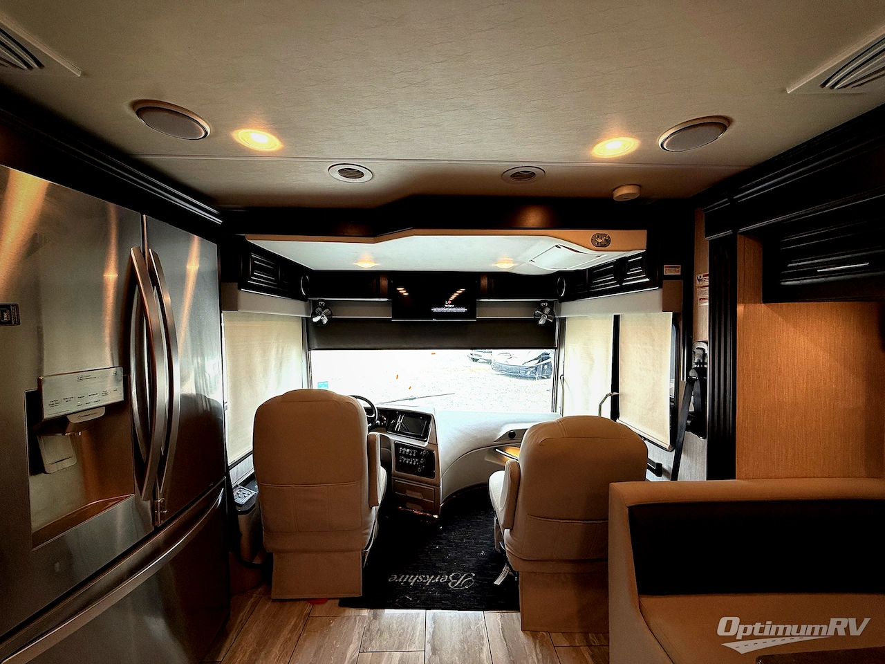 2021 Forest River Berkshire XL 40E Photo 7