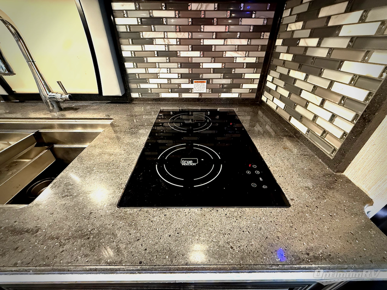 2021 Forest River Berkshire XL 40E Photo 17