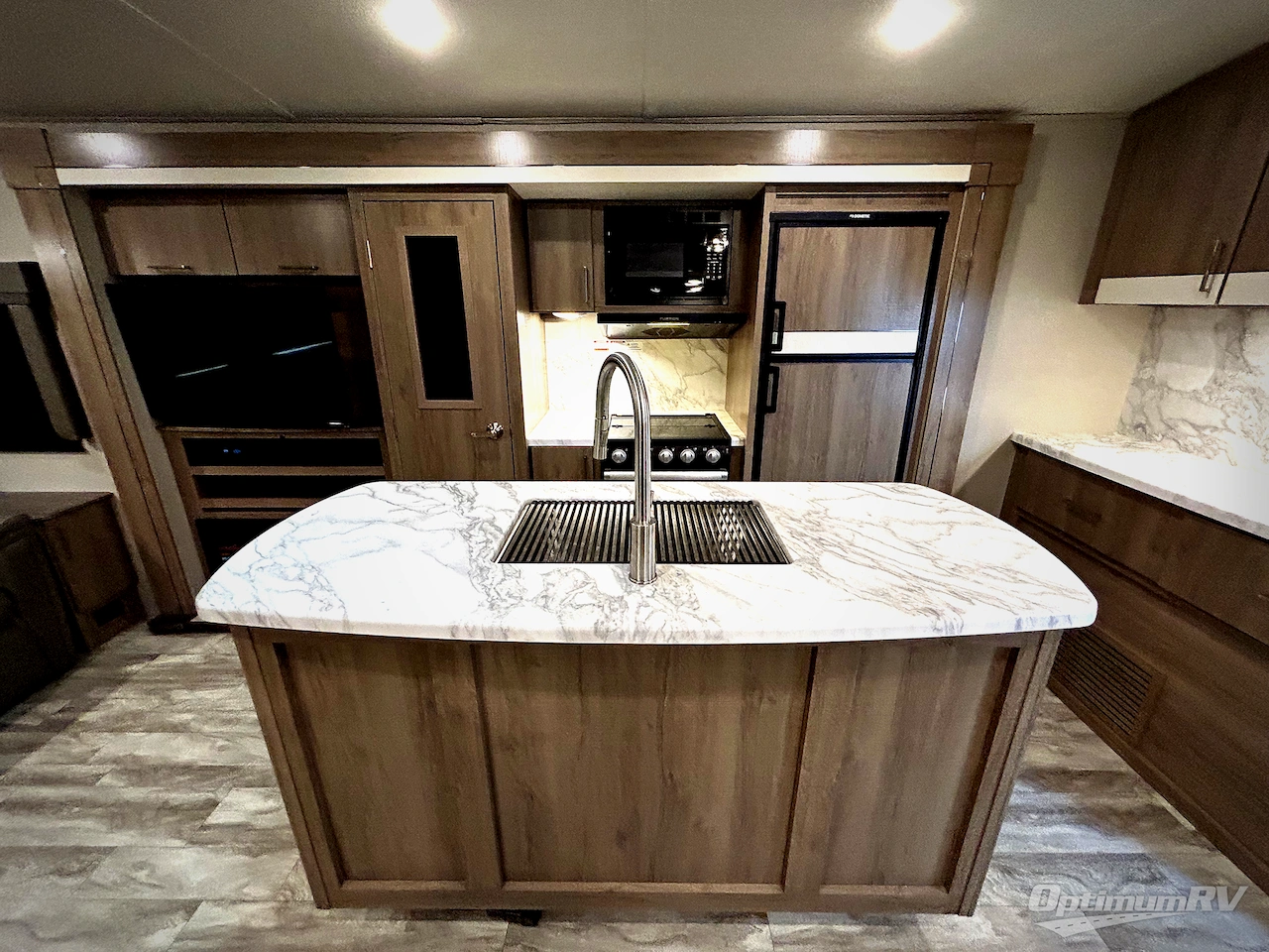 2022 Grand Design Imagine 2970RL Photo 6