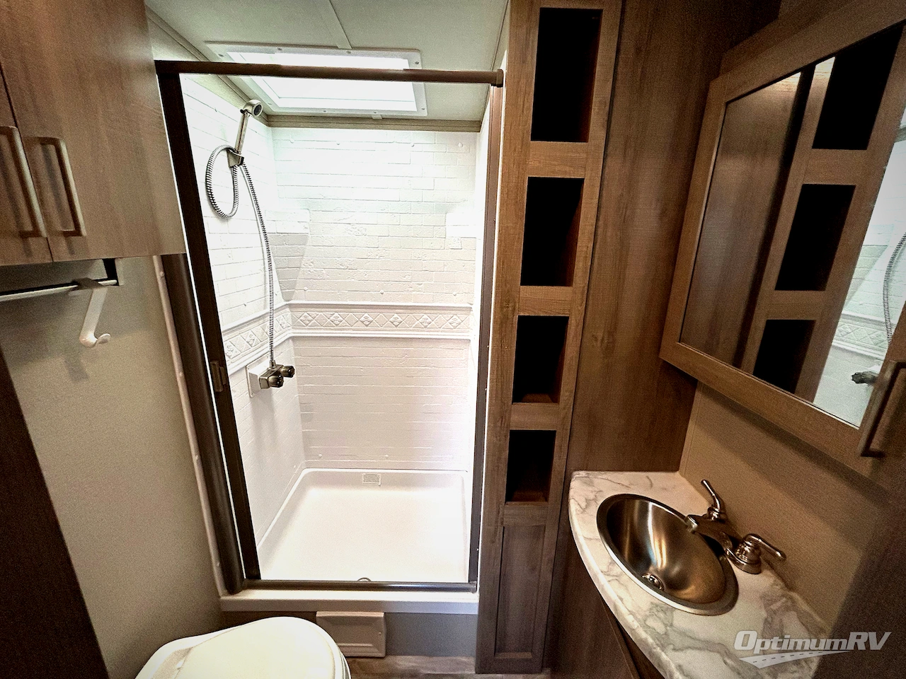 2022 Grand Design Imagine 2970RL Photo 10