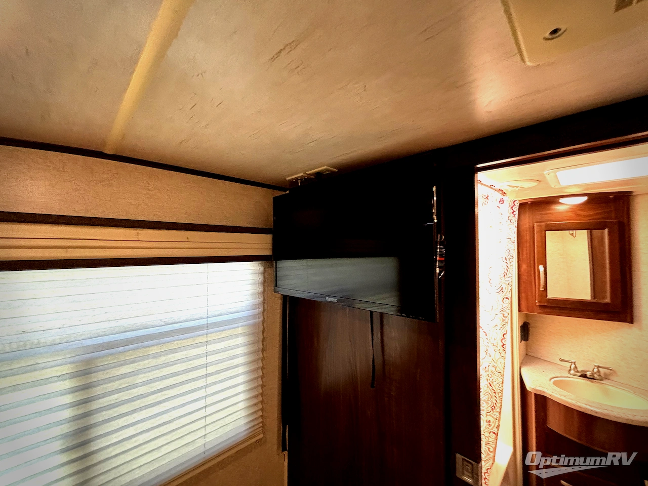 2017 Heartland Cyclone 4250 Photo 10