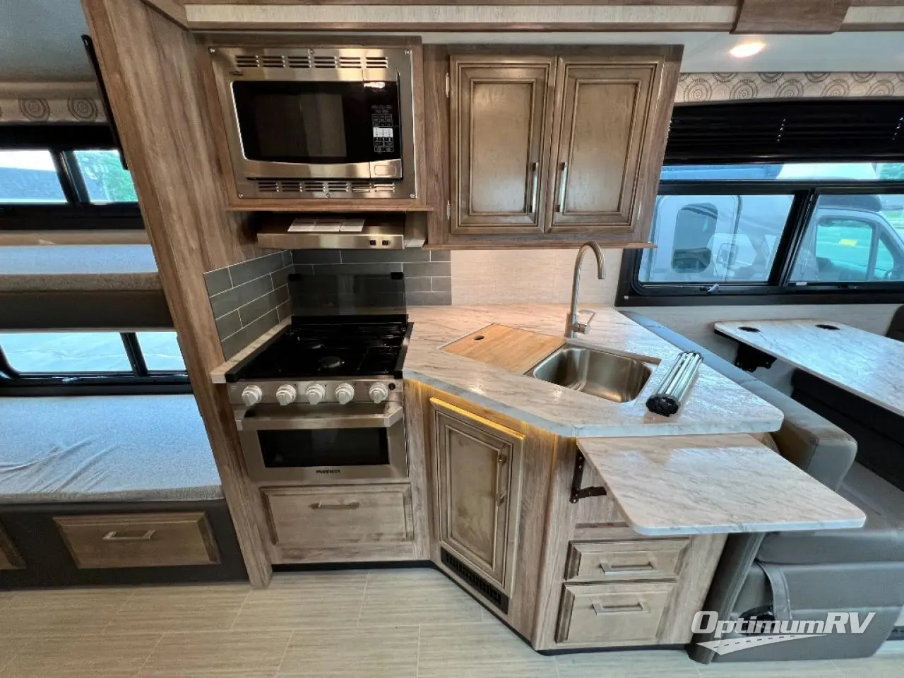 2021 Entegra Odyssey 31F Photo 17