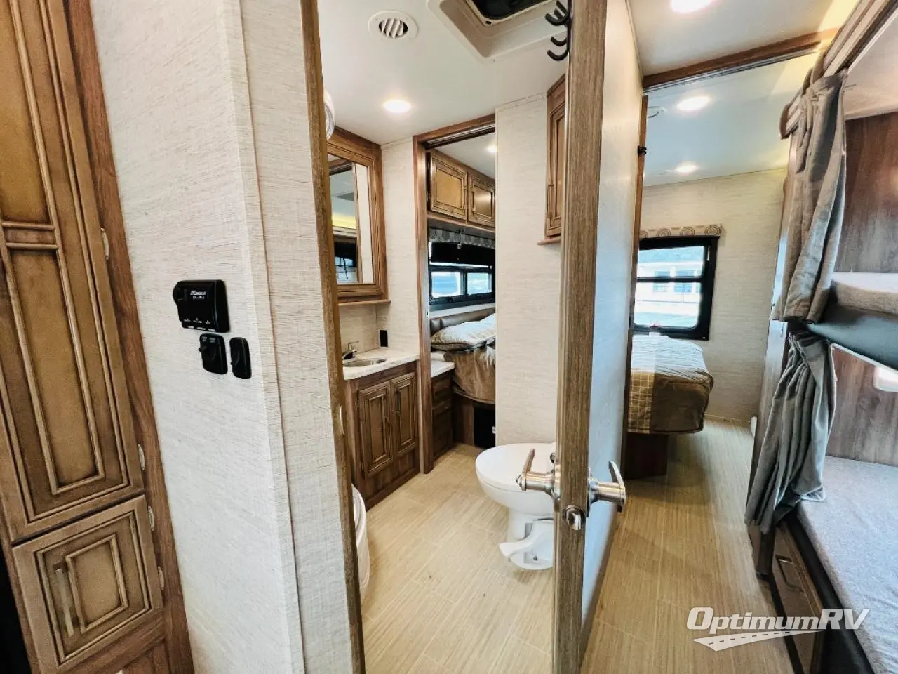 2021 Entegra Odyssey 31F Photo 22