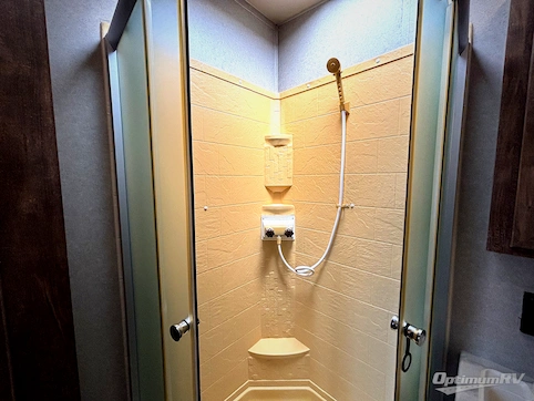 2019 Palomino Puma XLE Lite 27QBC RV Photo 4