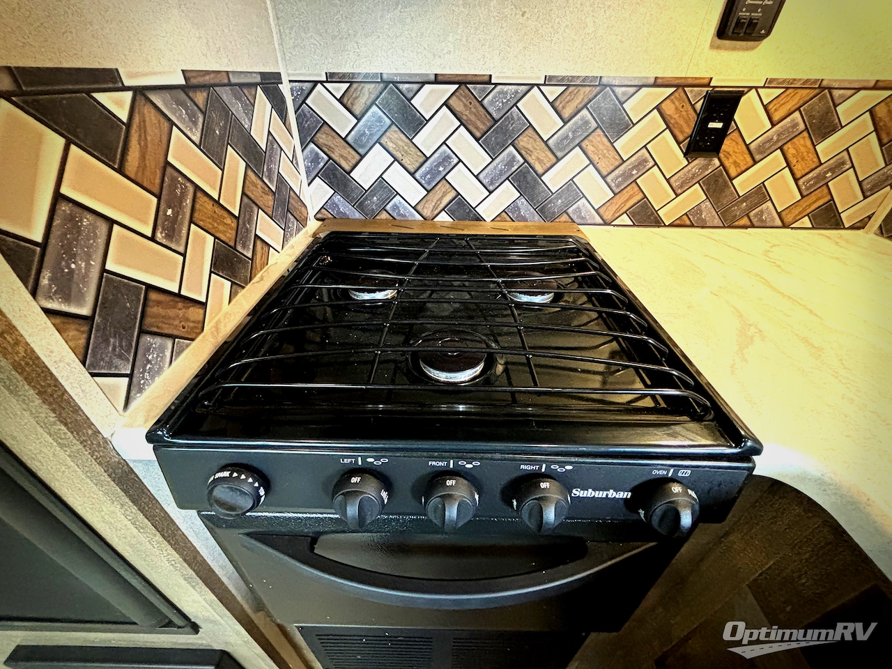 2019 Palomino Puma XLE Lite 27QBC Photo 12