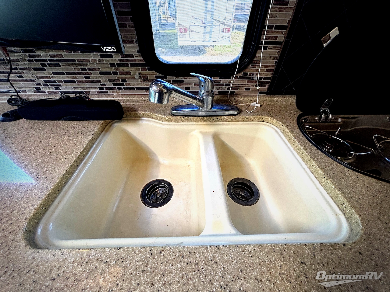 2015 Coachmen Prism 24G Photo 16