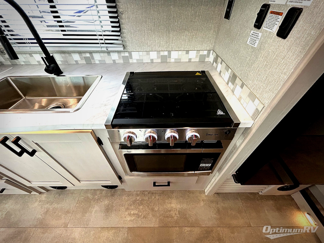2024 Coachmen Freelander 31MB Photo 8