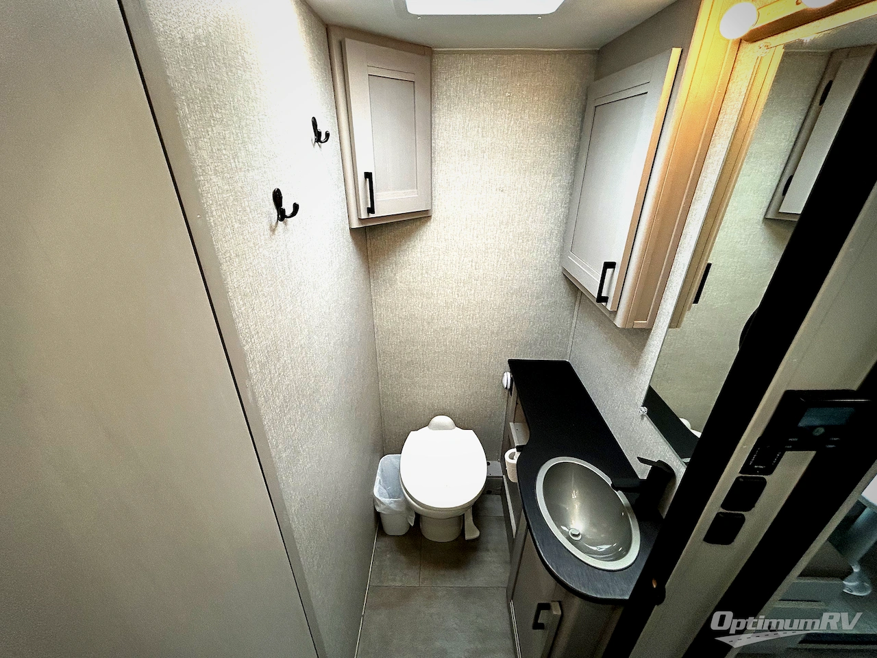 2024 Coachmen Freelander 31MB Photo 11