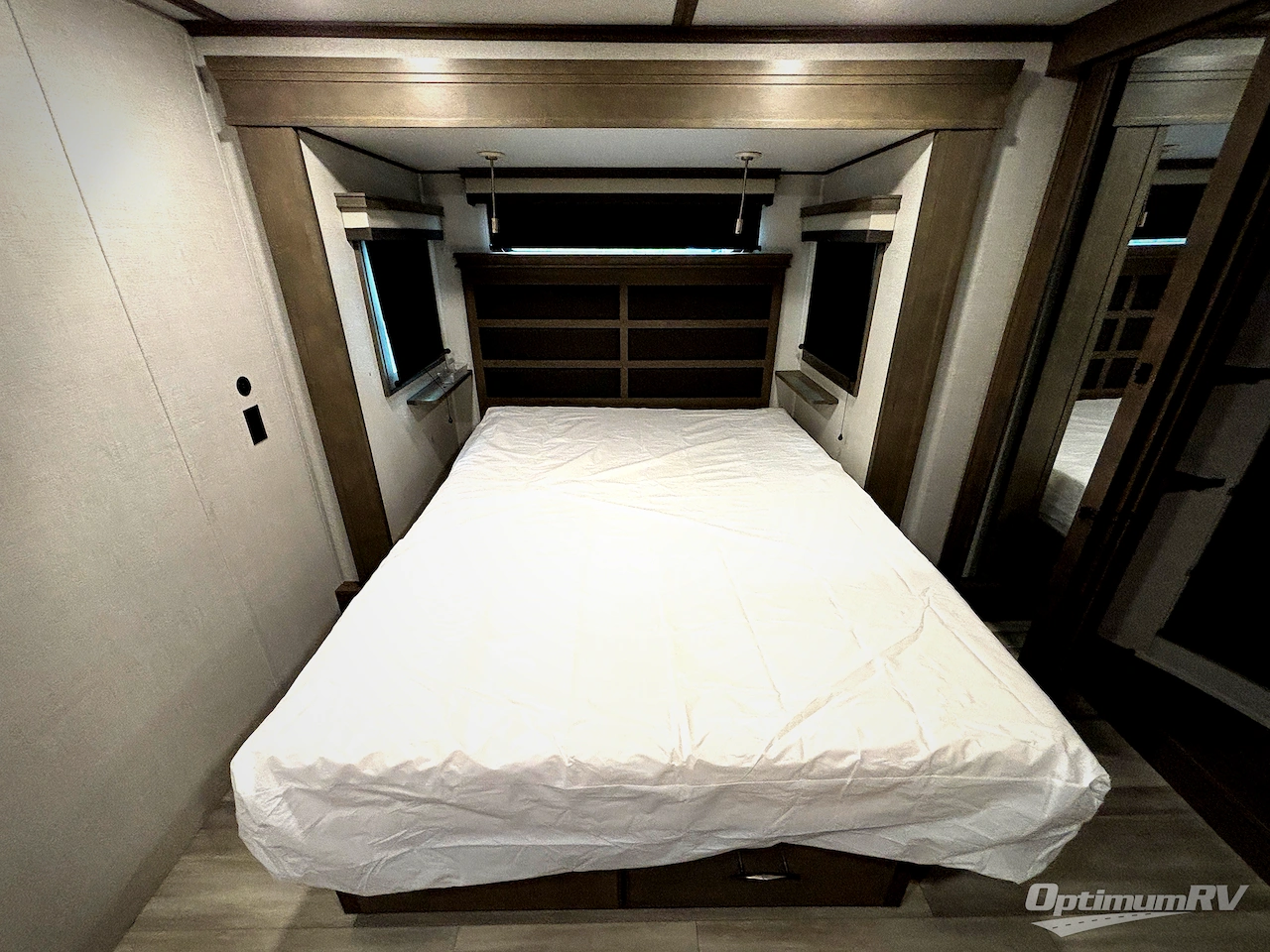 2023 Grand Design Solitude 378MBS Photo 9
