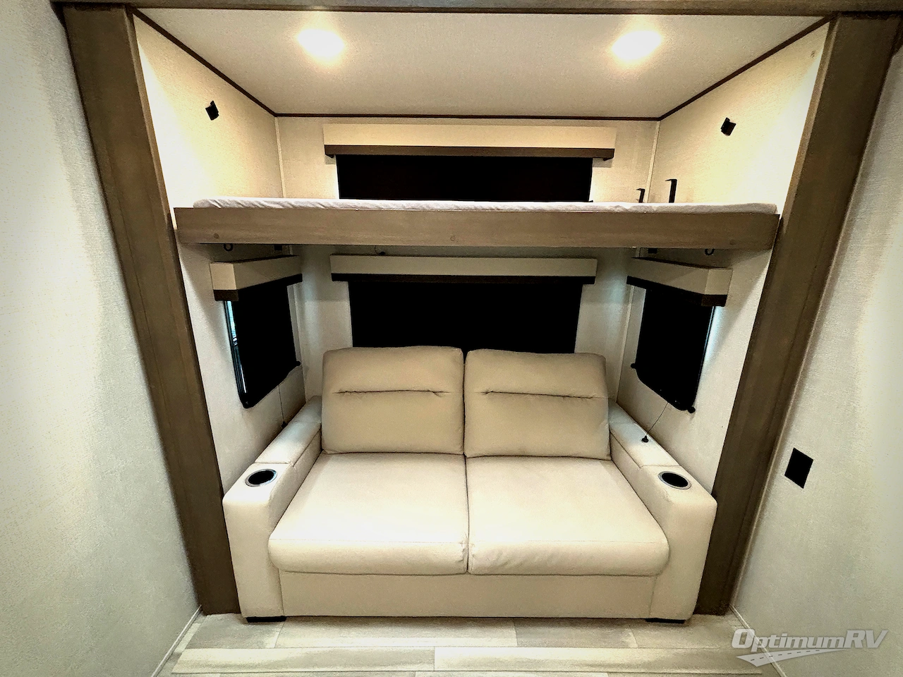 2023 Grand Design Solitude 378MBS Photo 17