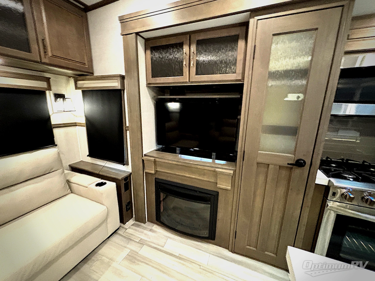 2023 Grand Design Solitude 378MBS Photo 23