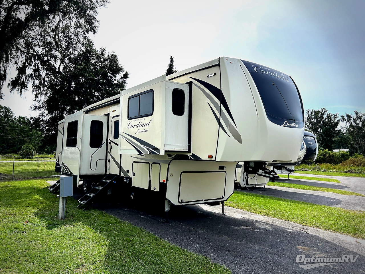 2020 Forest River Cardinal Limited 399FLLE Photo 1
