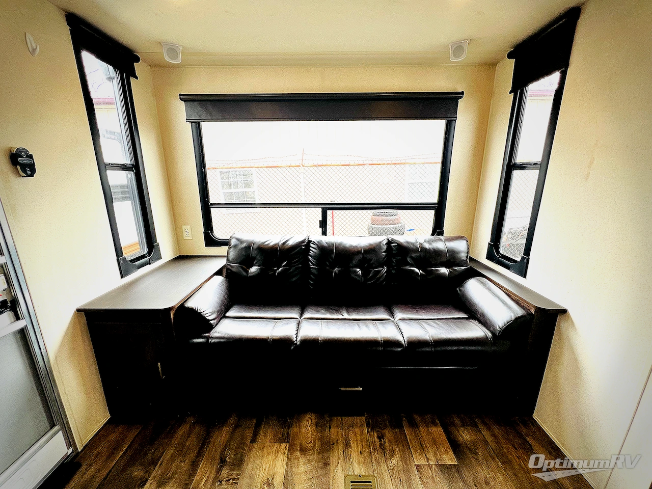 2018 Forest River Wildwood 28RLSS Photo 4