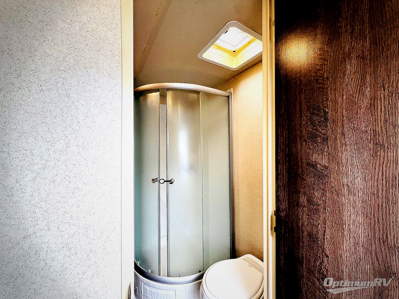 2018 Forest River Wildwood 28RLSS Photo 15