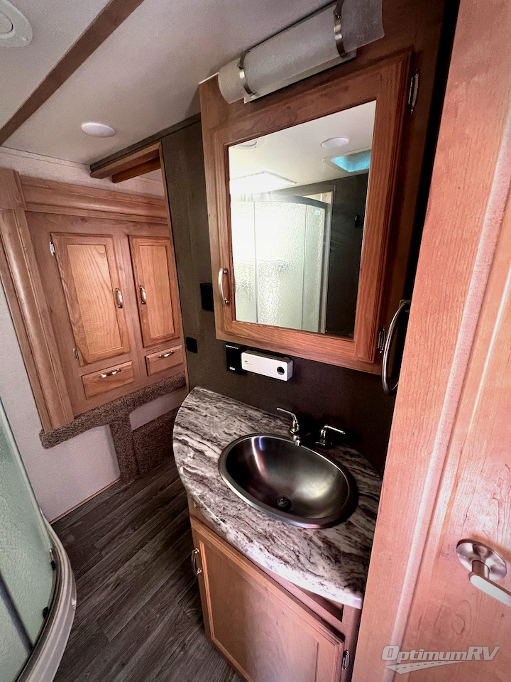 2019 Winnebago Towables Minnie Plus 29RBH Photo 7