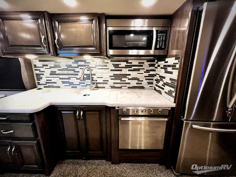 2020 Fleetwood Bounder 35P RV Photo 3