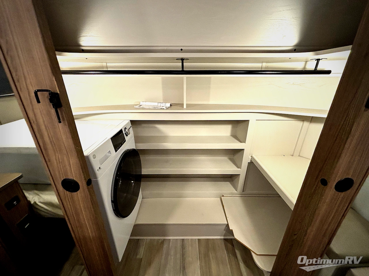 2024 Alliance Paradigm 395DS Photo 11