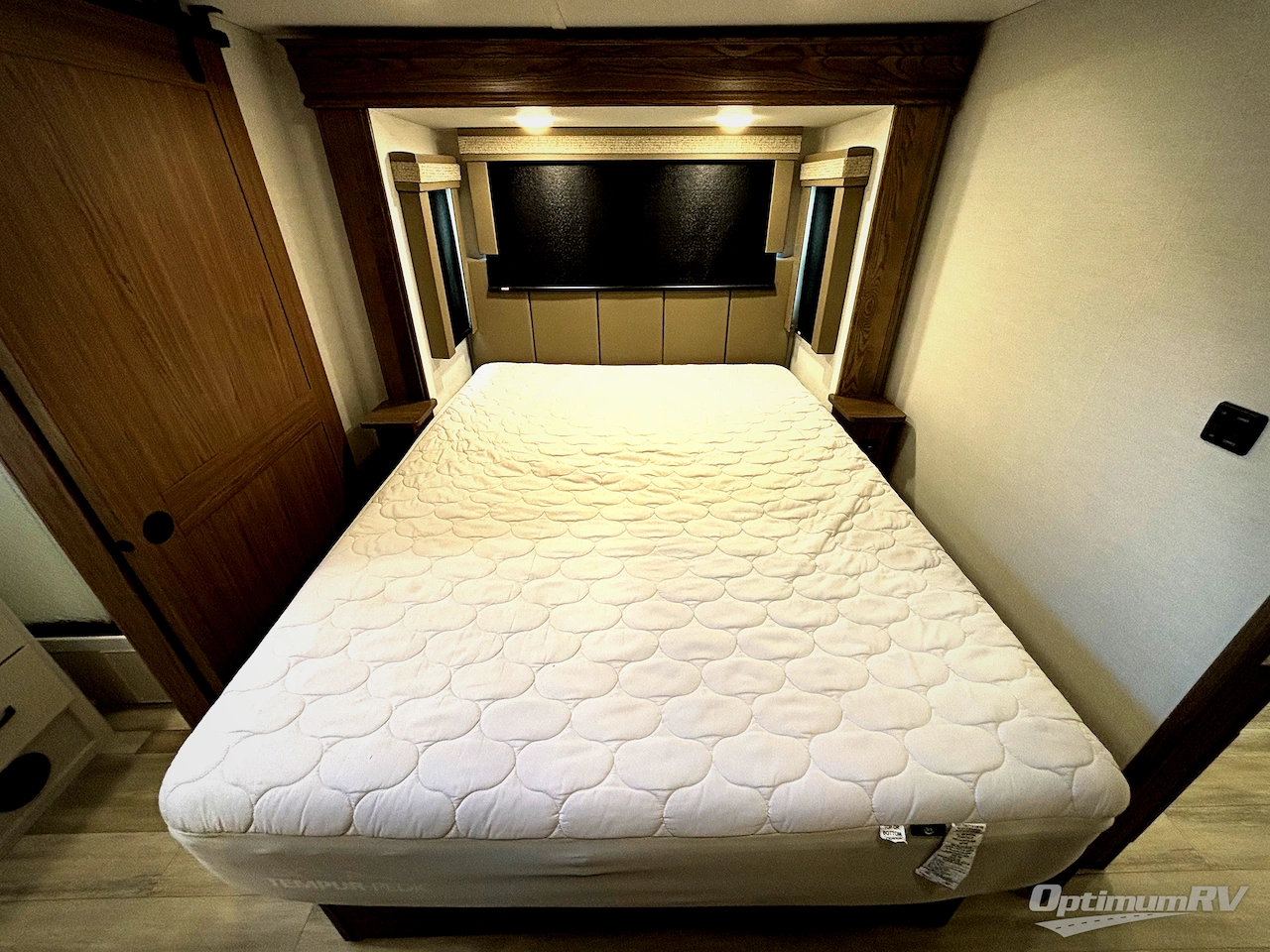 2024 Alliance Paradigm 395DS Photo 24