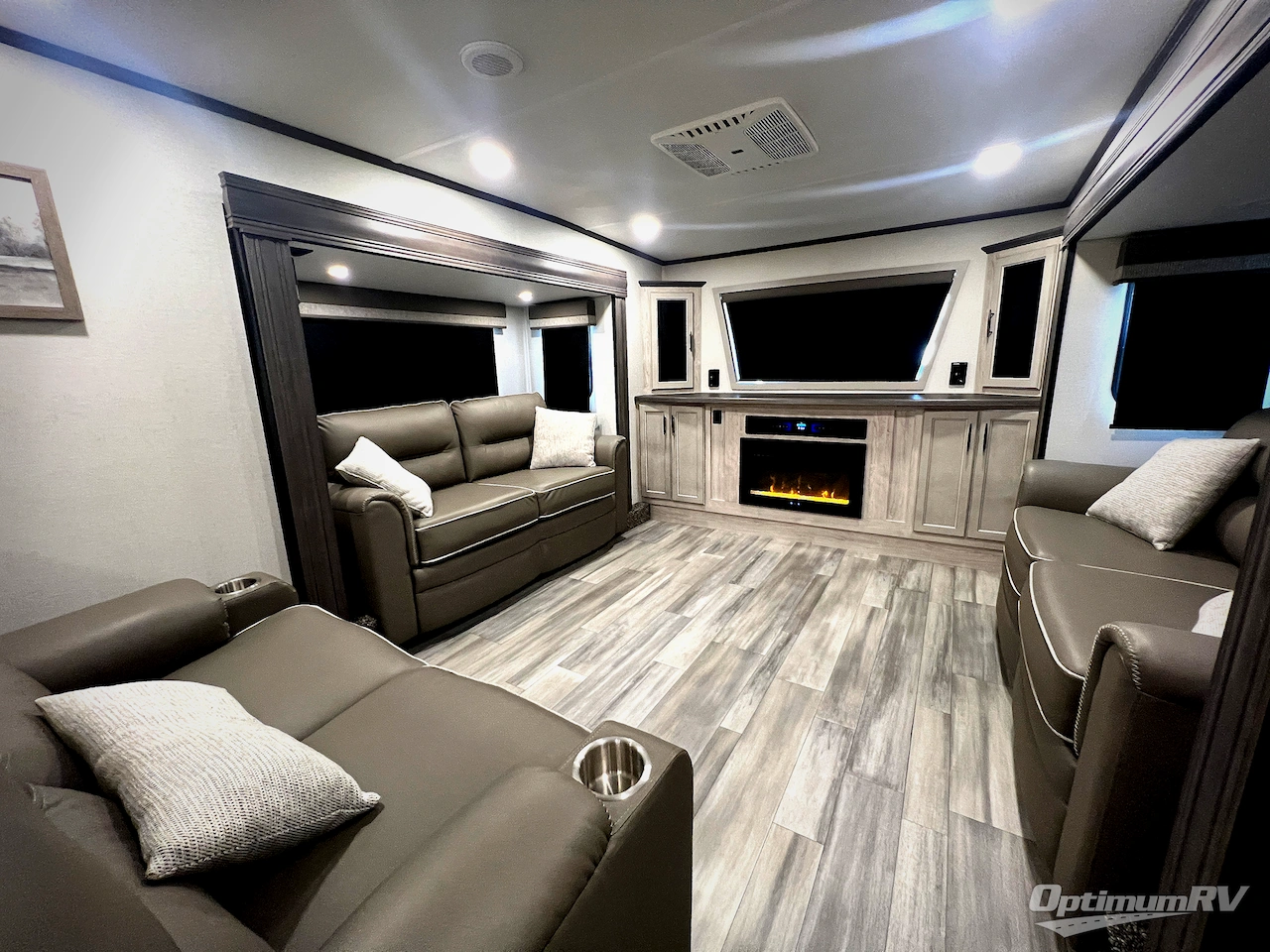 2024 Forest River Sandpiper Luxury 391FLRB Photo 7