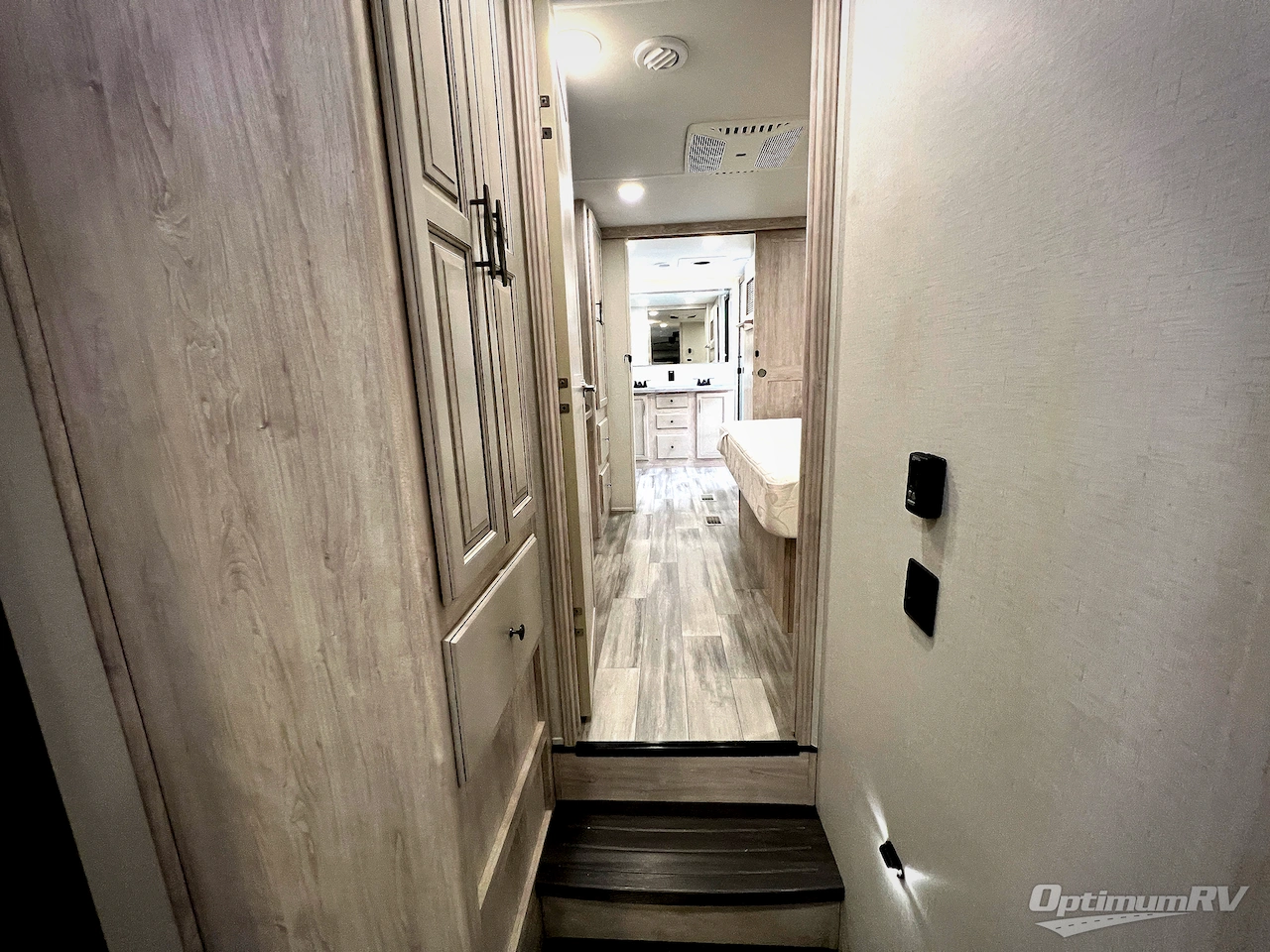 2024 Forest River Sandpiper Luxury 391FLRB Photo 41
