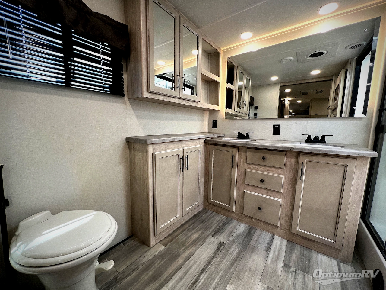 2024 Forest River Sandpiper Luxury 391FLRB Photo 47