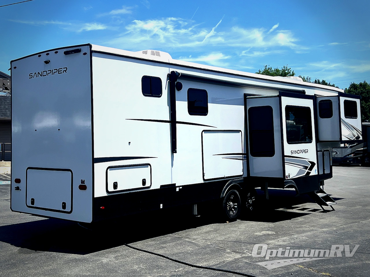 2024 Forest River Sandpiper Luxury 391FLRB Photo 2