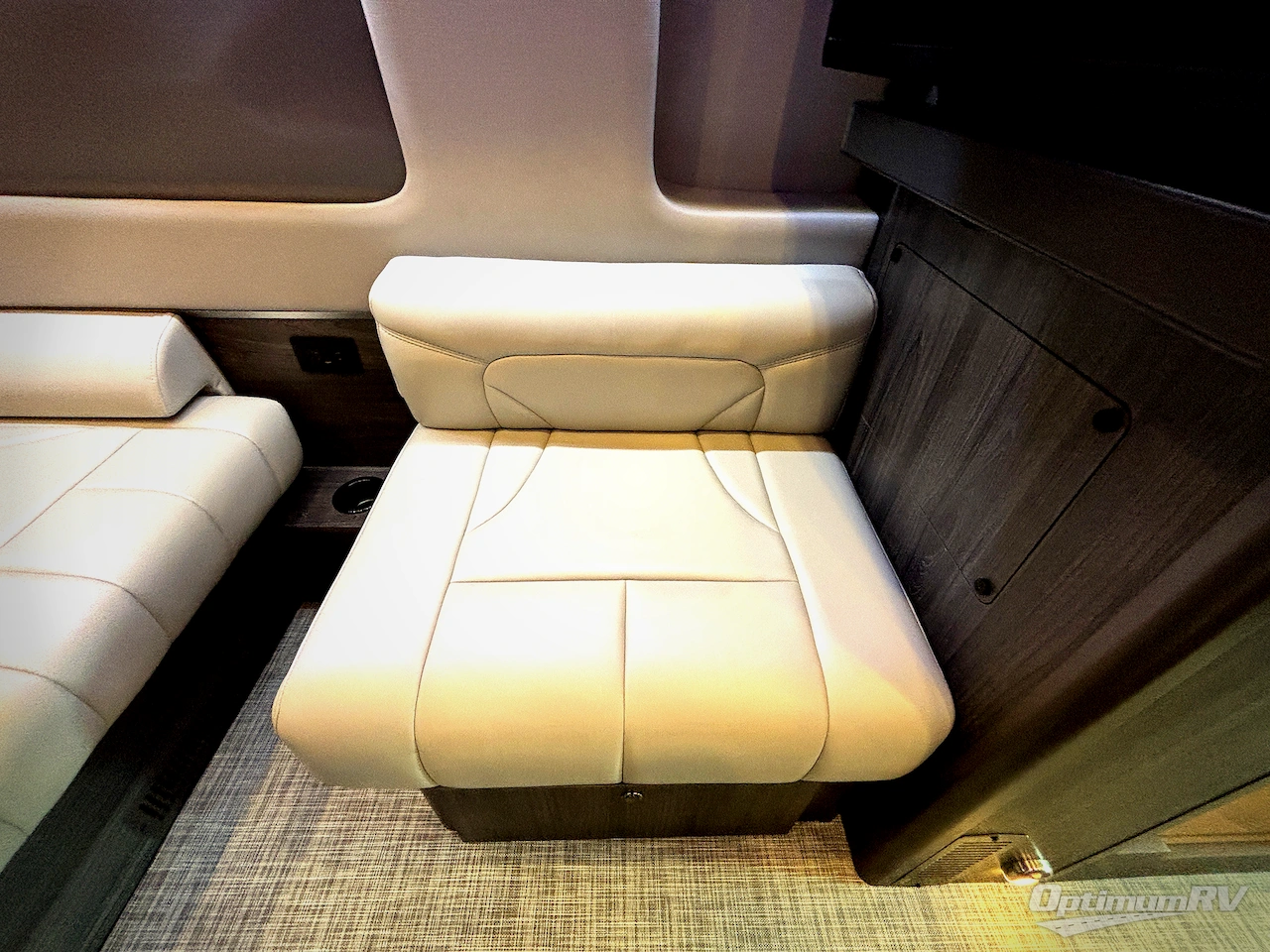 2023 Grech RV Terreno-ion Lounge Photo 21