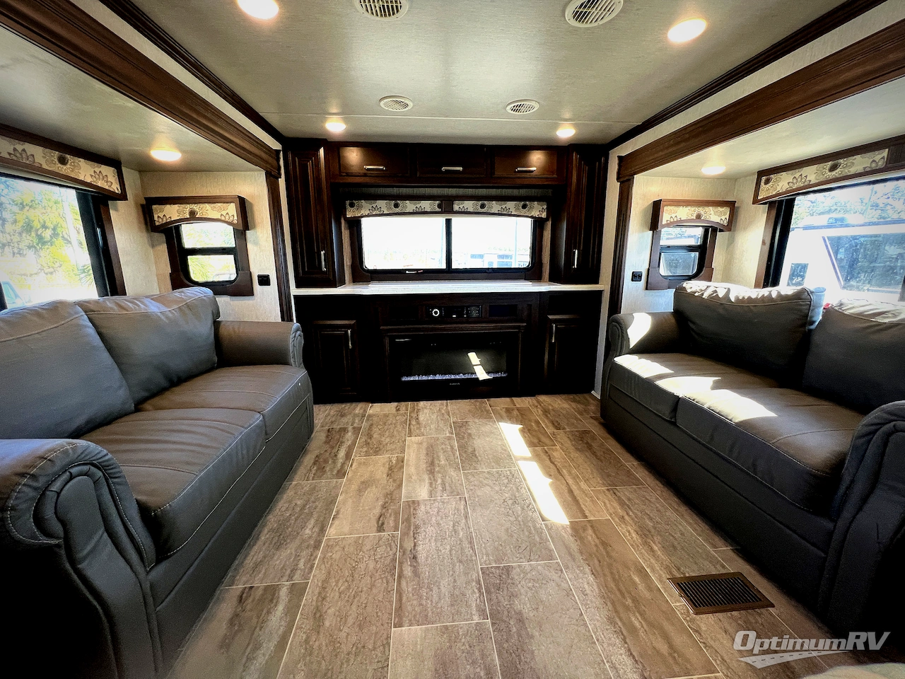 2020 Heartland Bighorn 3985RRD Photo 7