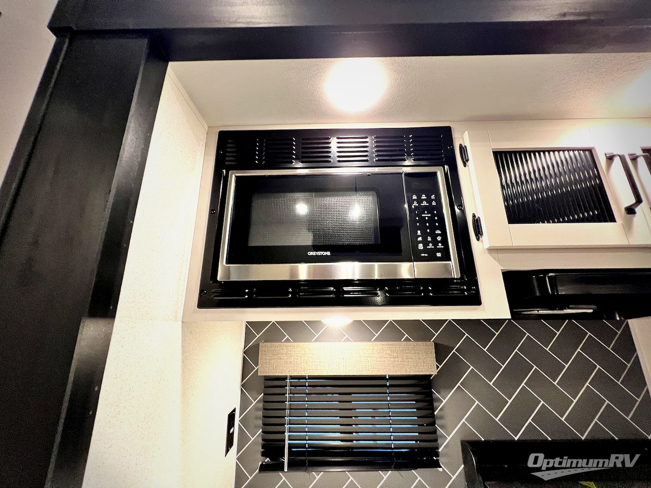 2025 Palomino Puma Destination 402LFT Photo 7