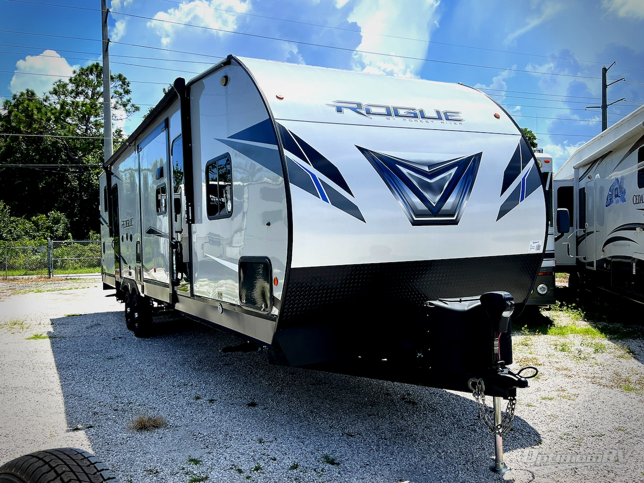 2022 Forest River Vengeance Rogue 32V Photo 1