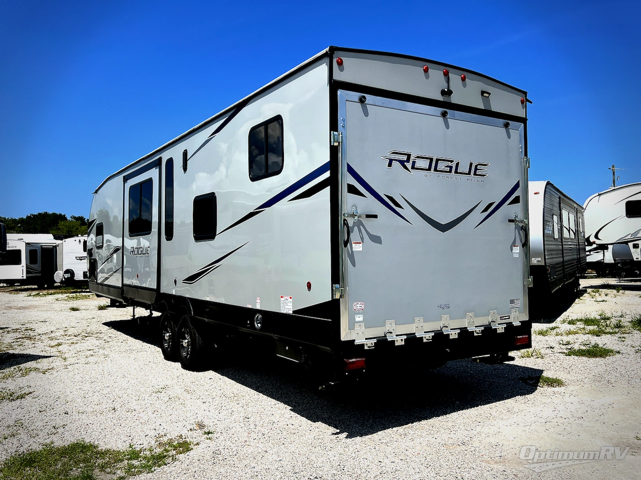 2022 Forest River Vengeance Rogue 32V Photo 3