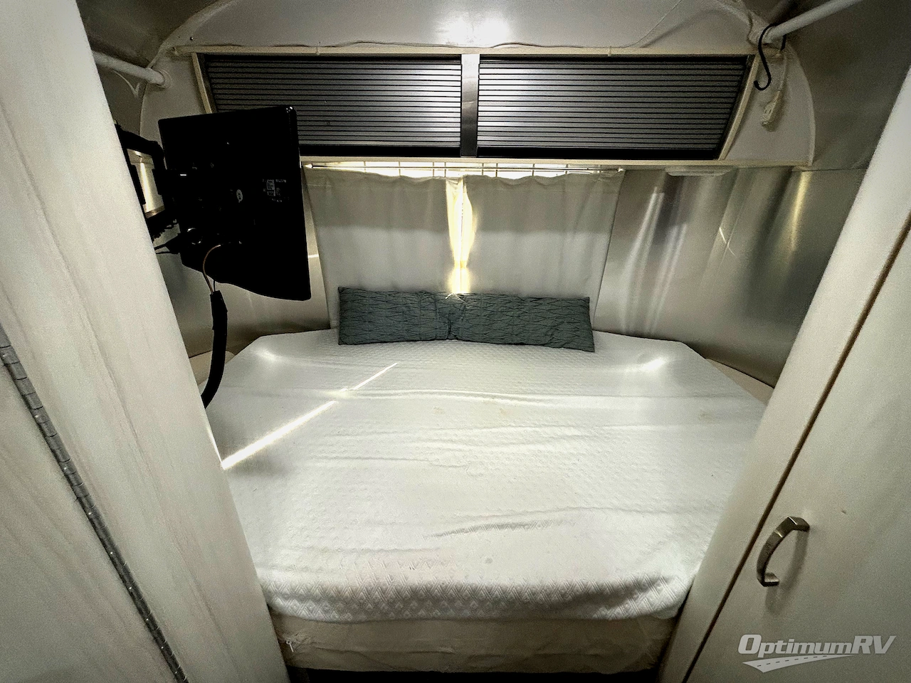 2018 Airstream Sport 16RB Photo 13