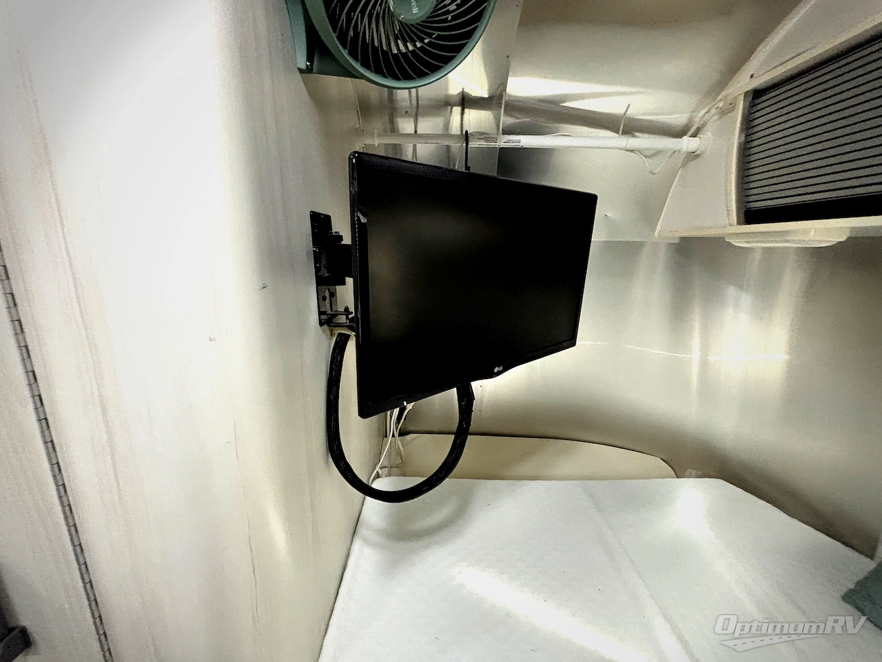 2018 Airstream Sport 16RB Photo 14