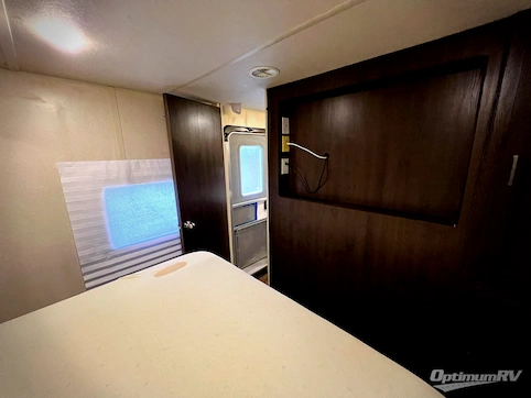 2019 Forest River Salem 31KQBTS RV Photo 4